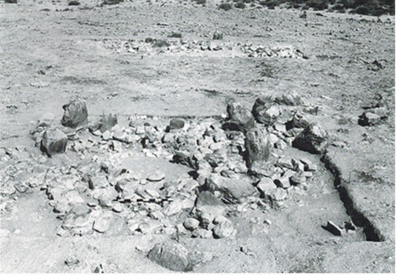 קובץ:חדר בחפירת ס.רוזן-1985 כנראה ברזל-2 מפת-מכתש-רמוןאתר-86.JPG