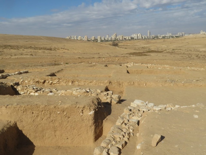 קובץ:חפירהארכאולוגיתבארשדר.jpg