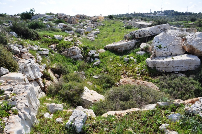 קובץ:מחצבה על נ.ג..JPG