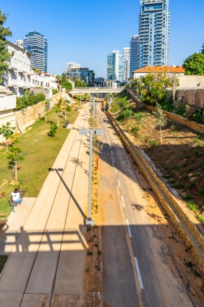 קובץ:תוואי פארק המסילה-02946.jpg