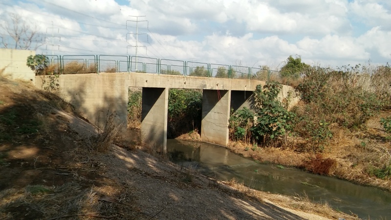 קובץ:East railway - extension to Kfar Saba - Bridge 1.jpg